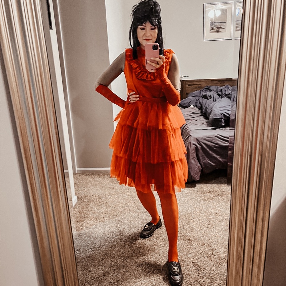 Beetlejuice Lydia Deetz red wedding costume - Picture 2 of 5
